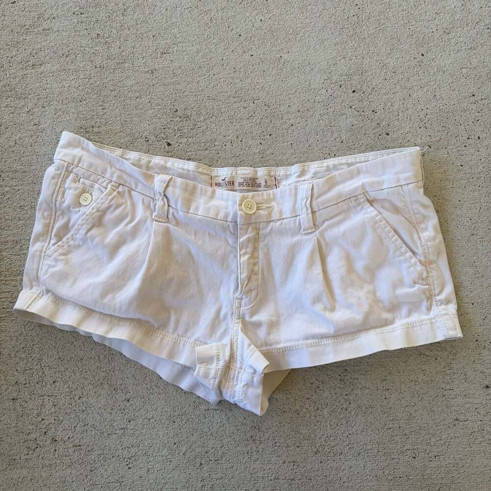 Hollister Y2K White Low-Rise mini shorts Size 9